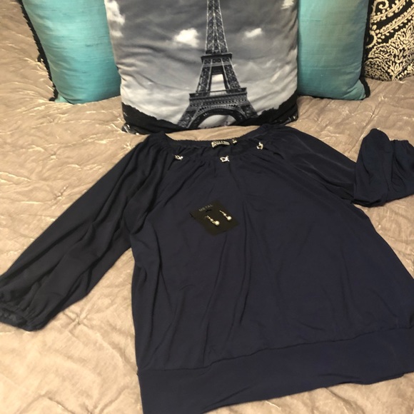 New York & Company Tops - NWOT Top & FREE Earrings TOP NY & Co